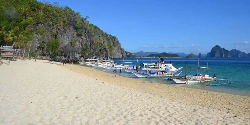 El Nido: Island Hopping Tour A Lagoons and Beaches - Snorkeling: worthwhile, but bring sensible expectations