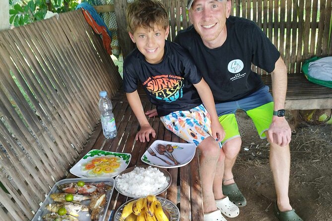 El Nido Palawan fishing with local Fisherman with lunch - Limestone cliffs and clear water between fishing attempts