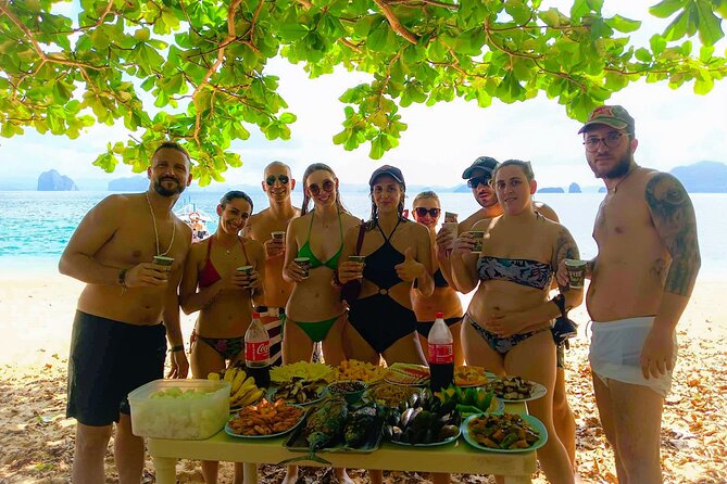 El Nido Private Tour A w/ Lunch - Shimizu Island brings lunch and a slower pause