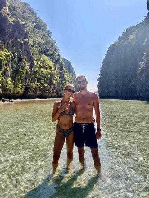 El Nido Private Tour: Adventure with Highlights from A & C - The quiet cove at Secret Beach