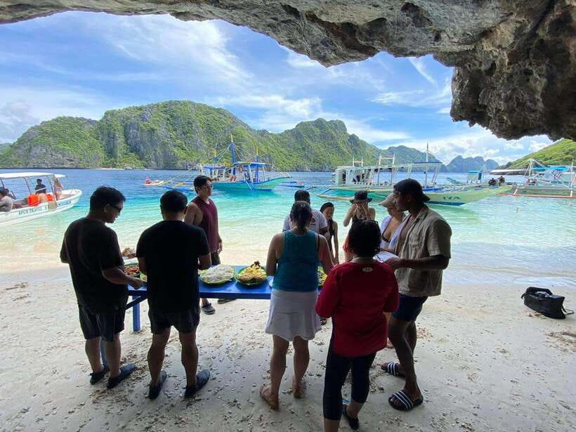 El Nido: Private Tour B with Snake Island and Caves - Snake Island’s sandbar is the day’s signature view