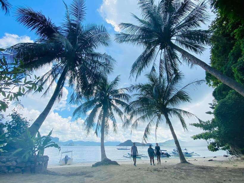 El Nido: Private Tour B with Snake Island and Caves - The guides can make or break the day