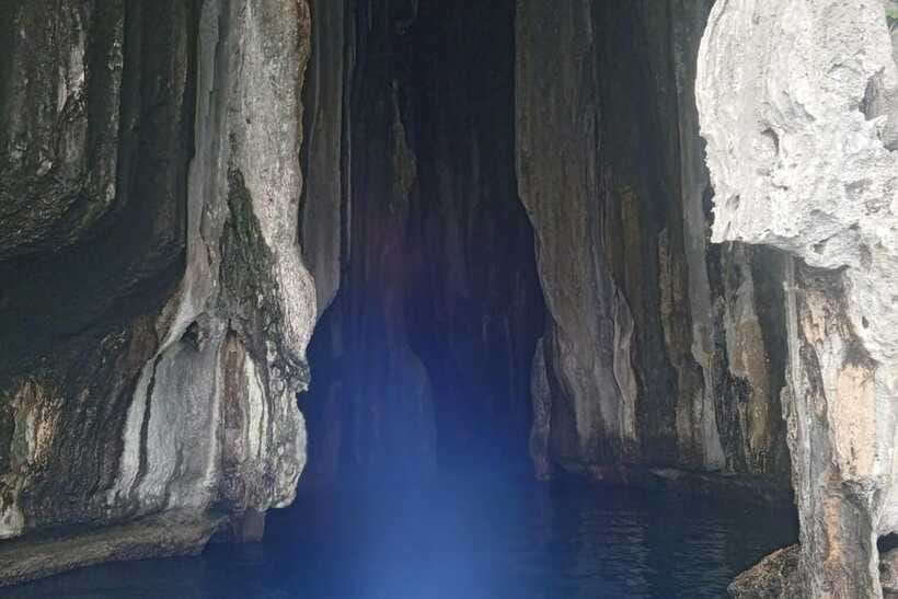 El Nido: Tour B with Snake Island, Cudugnon Cave, and More - A short guided segment after the cave