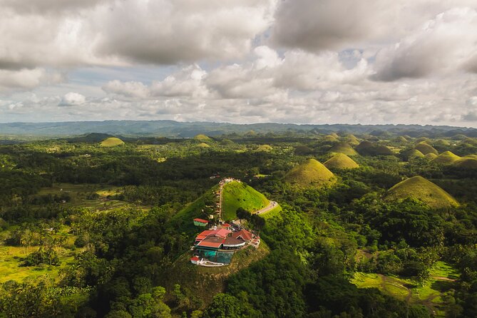 Famous Bohol Chocolate Hills Loboc River Cruise Tarsier Tour - Lunch on the Loboc River