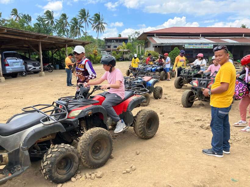 From Cebu City: Bohol Island Highlights in One Day - Loboc River combines lunch, music, and scenery