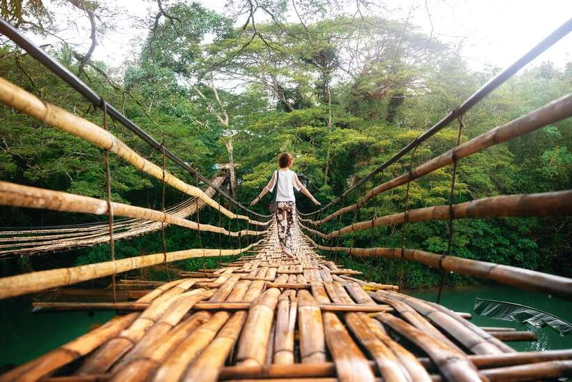 From Cebu: Day Trip to Bohol Highlights - Lunch afloat on the Loboc River