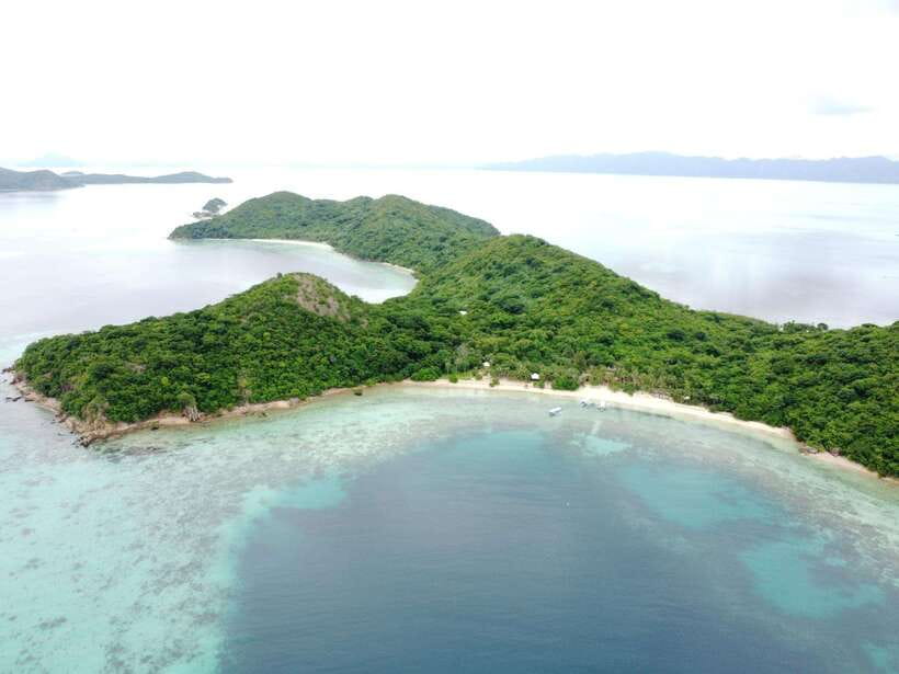 From Coron Town: Beaches and Islands Boat Tour with Lunch - Ditaytayan Island and its white sandbar