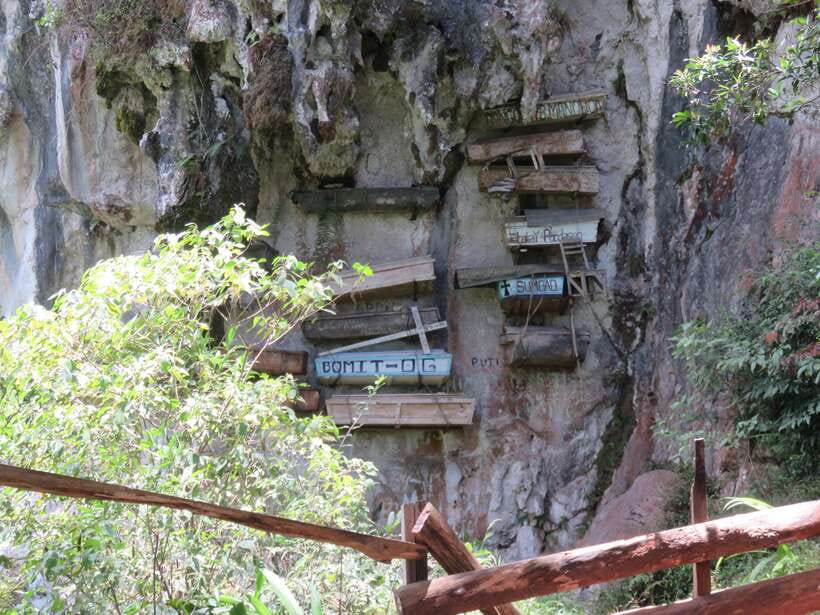 From Manila: 4-Day Sagada and Banaue Rice Terraces Tour - Echo Valley and the hanging coffins of Sagada