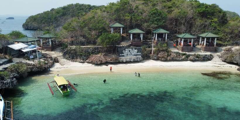 From Manila: Pangasinan Hundred Islands Guided Tour - Marcos Island and cave cliff jumping