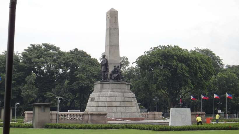 Full-Day Manila City, Tagaytay Taal Volcano and Lake Tour - Fort Santiago and the final chapter of Jose Rizal