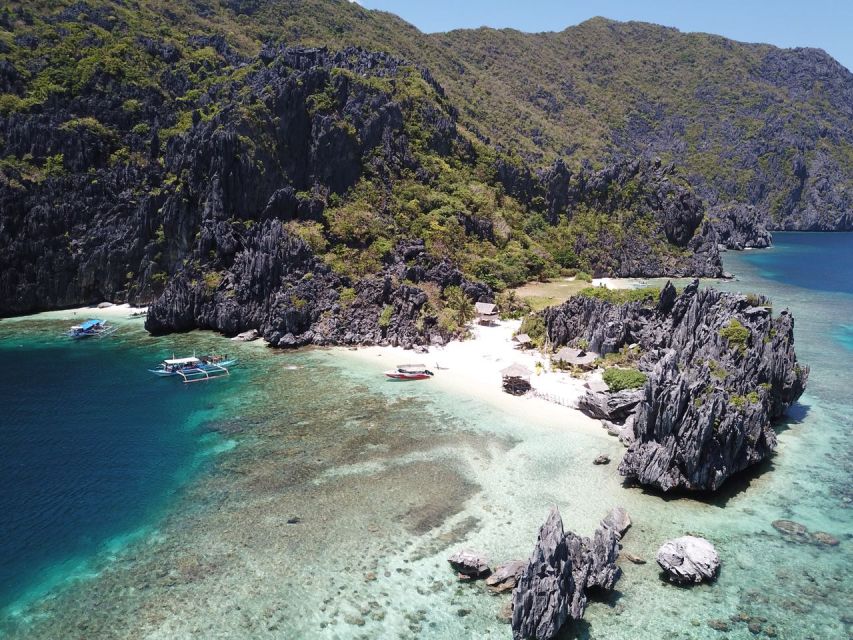 Half-Day Seasation Premium Speedboat Group Island Hopping - The boat, guide, and group experience