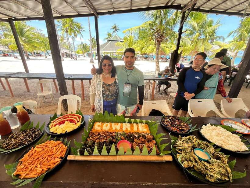 Honda Bay Island: Island Tour with Lunch & Transfer - Cowrie Island: beach time and lunch by the water