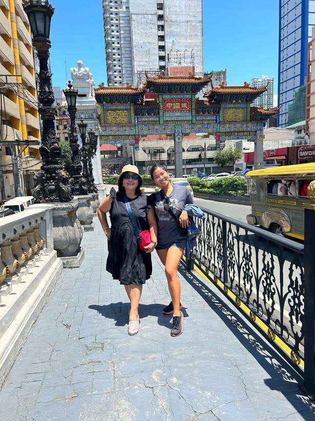 Manila: Binondo Chinatown Guided Walking Tour - Starting with old streets and older buildings