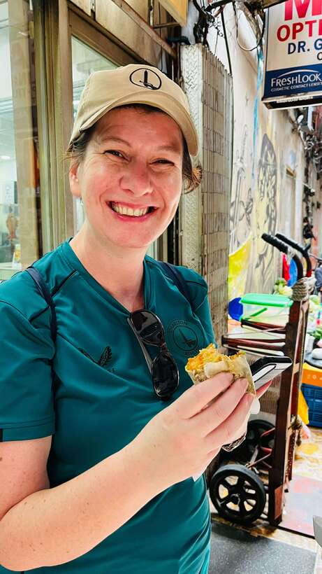 Manila Chinatown Food Tour with Local Guide - The first walk through Binondo