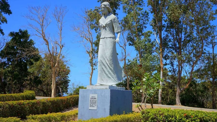 Manila: Corregidor Island Guided Tour w/Hotel Pick up & Drop - Crossing Manila Bay by trigger boat