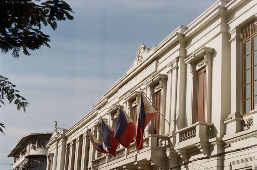Manila: Filipino Historic Walking Tour in Intramuros - Memorare Manila 1945 brings World War II into view