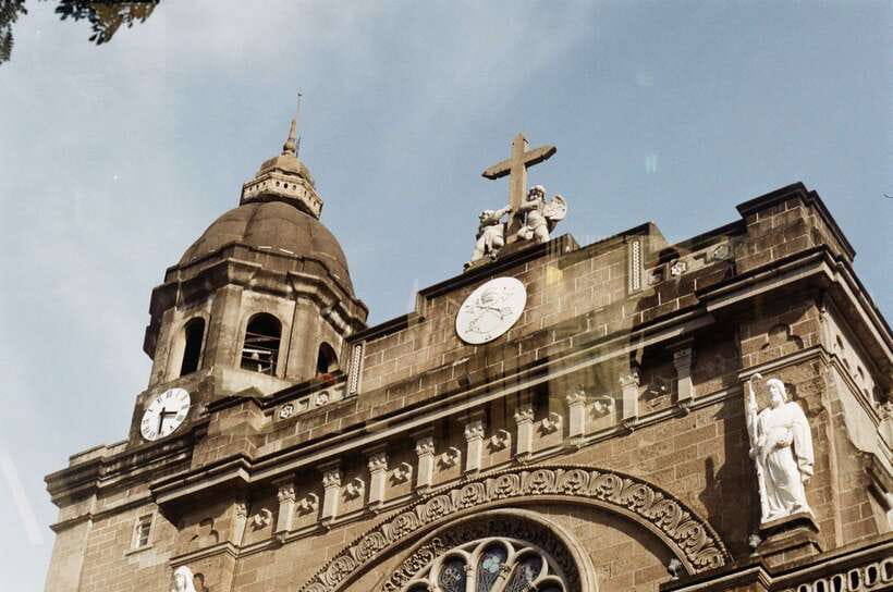 Manila: Filipino Historic Walking Tour in Intramuros - What the guide adds to the walk