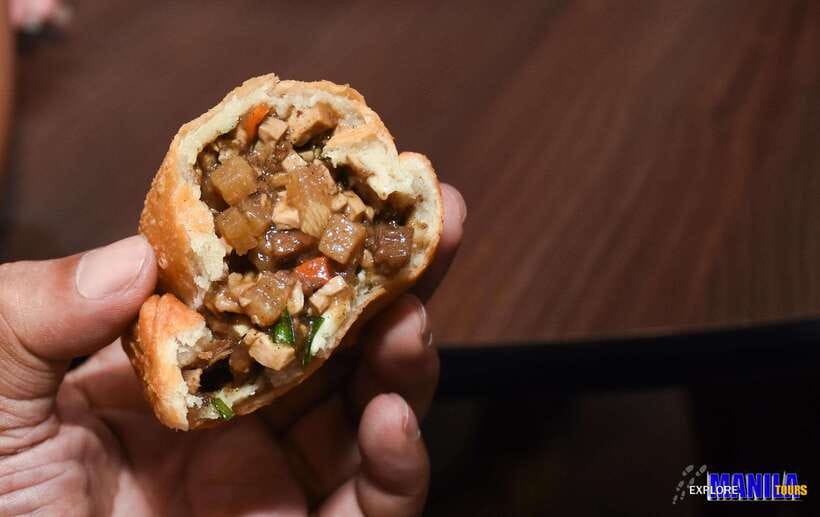 Manila: Guided Food Tour of Binondo with Tastings - Handmade dumplings in the alleys