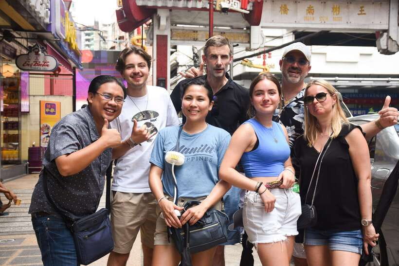Manila: Guided Food Tour of Binondo with Tastings - What the guides add to the walk