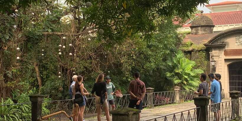 Manila: Guided Sunset Bamboo Bike Tour in Intramuros - A short drink break near the old walls