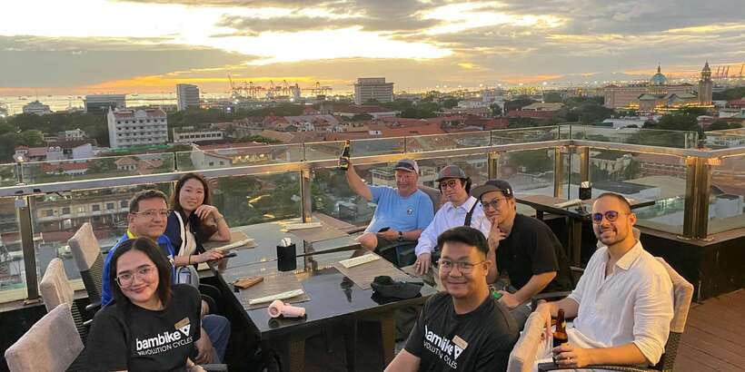 Manila: Guided Sunset Bamboo Bike Tour in Intramuros - Manila Cathedral and Plaza de Roma
