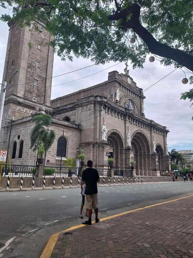 Manila: Intramuros and Chinatown Food Tour with Food Samples - Manila Cathedral and the walk through Intramuros