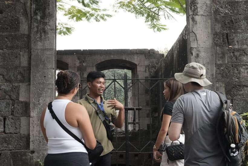 Manila: Intramuros Walled City Guided Walking Tour - Finishing at Fort Santiago
