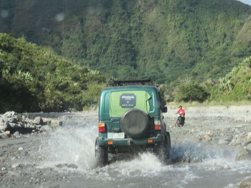 Manila: Mount Pinatubo 4X4 & Hiking Trip - A volcano trip that begins before dawn