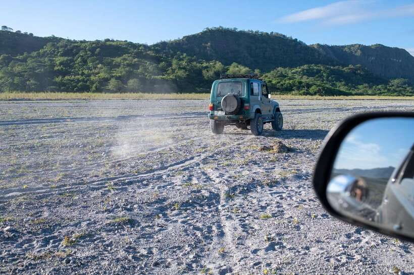 Manila: Mount Pinatubo 4X4 & Hiking Trip - Reaching Mount Pinatubo’s turquoise crater lake