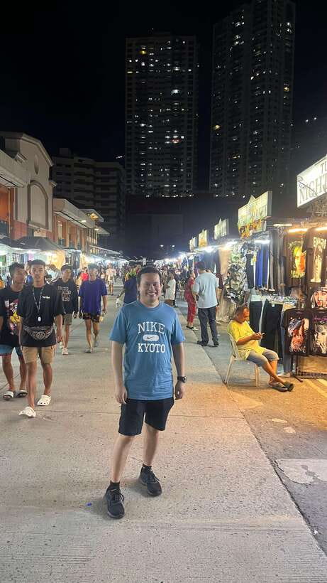 Manila Night Market with Local Guide - Riding Manila by jeepney and tuk-tuk