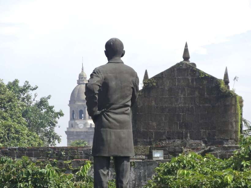 Manila: Old & New 4-Hour City Tour - Starting in Makati, Manila’s modern face