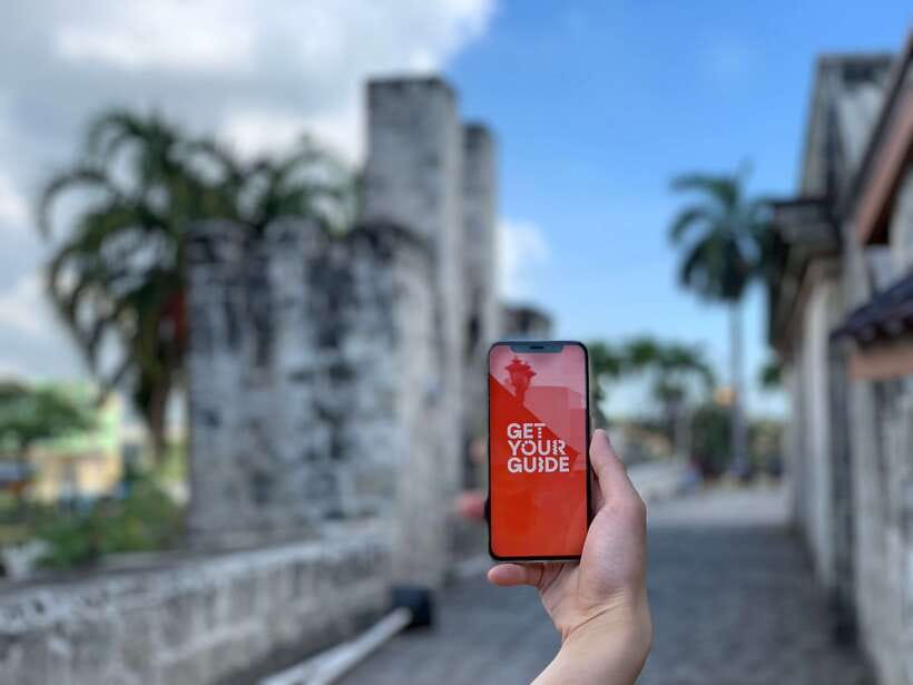 Manila: Old & New 4-Hour City Tour - Forbes Park and the American Cemetery