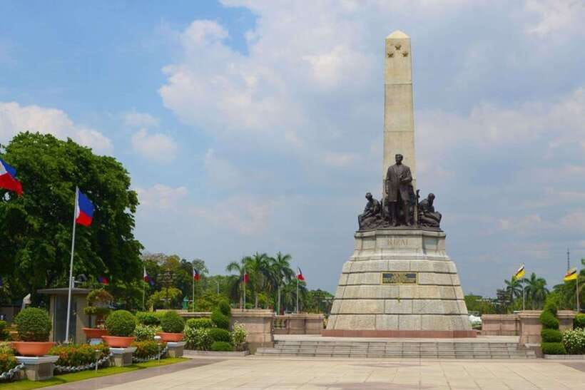 Manila: Private Custom Tour with a Local Guide - Building your route around landmarks, museums, or food