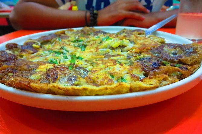 Manila's Culinary Expedition: The Ultimate Food and Market Tour - Walking, traffic, and the right pace