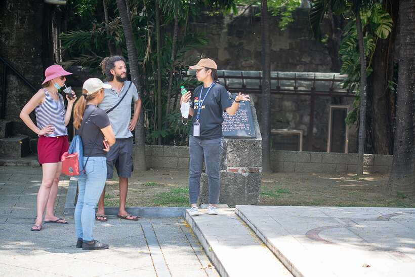Manila: Sightseeing and Food Walking Tour with Tastings - Food, heat, and the practical rhythm of the day