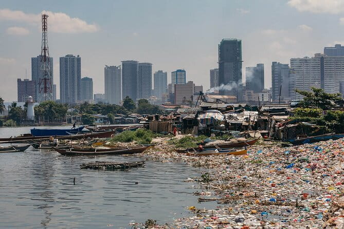 Manila Social and Political Walk - Trump Tower and the language of luxury