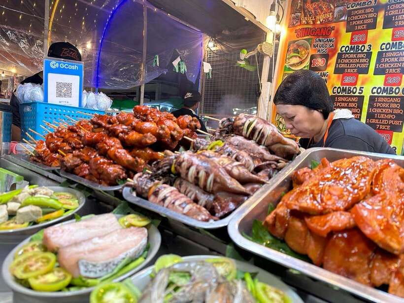 Manila Street food and Night Market Tour - The Ride Matters: Jeepney or Tuktuk Between Stops
