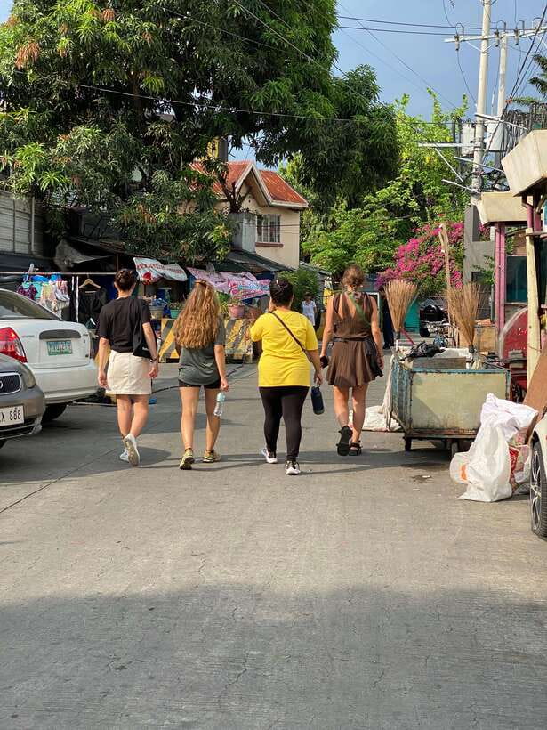 Manila: Taste and See Authenticity - Plaza Hugo and the first 20 minutes on foot
