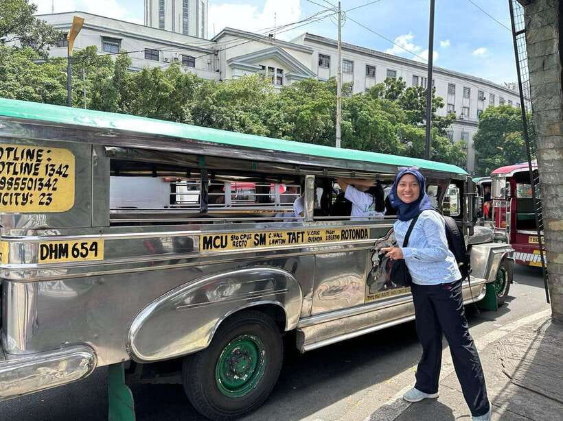 Manila Tuktuk and Jeepney Ride Guided Tour - Local Residences and a Less Polished Manila