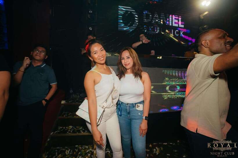 Manila Ultimate Nightlife Pub Crawl - Cocktails and the rooftop stop