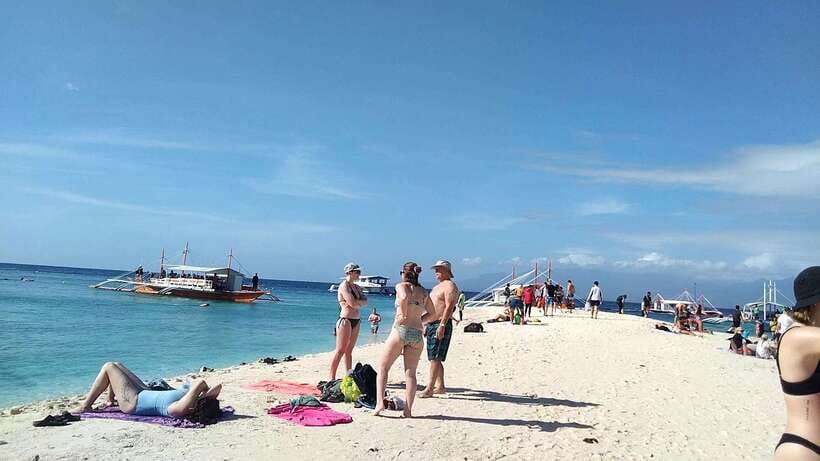 Oslob: Whaleshark Swimming, Tumalog Falls & Sumilon Island - Breakfast and the practical middle of the morning