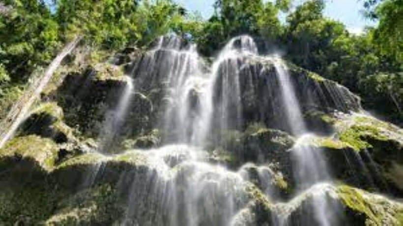 Oslob: Whaleshark Swimming, Tumalog Falls & Sumilon Island - The three-hour ride to Oslob