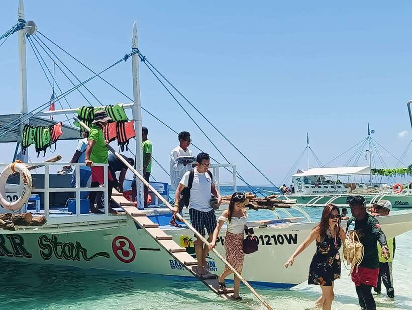 Oslob: Whaleshark Watching, Tumalog Falls & Sumilon Island - Why this Cebu day is worth the early alarm