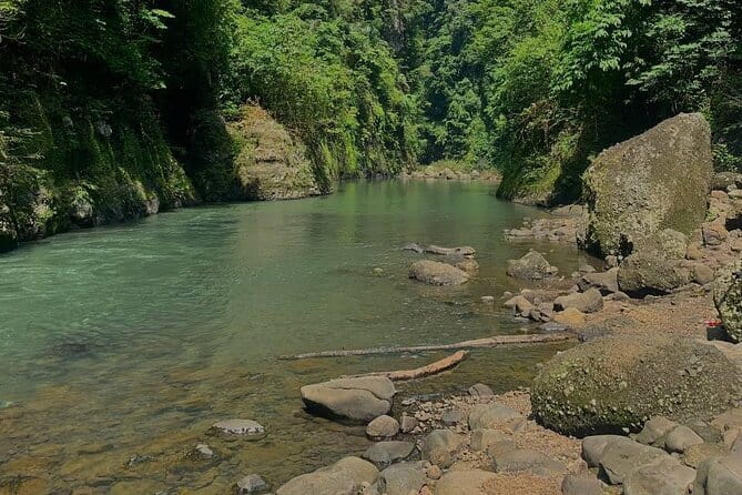Pagsanjans Natural Wonders and Tagaytay Beauty, Full Day Journey - What The 15-Person Maximum Means