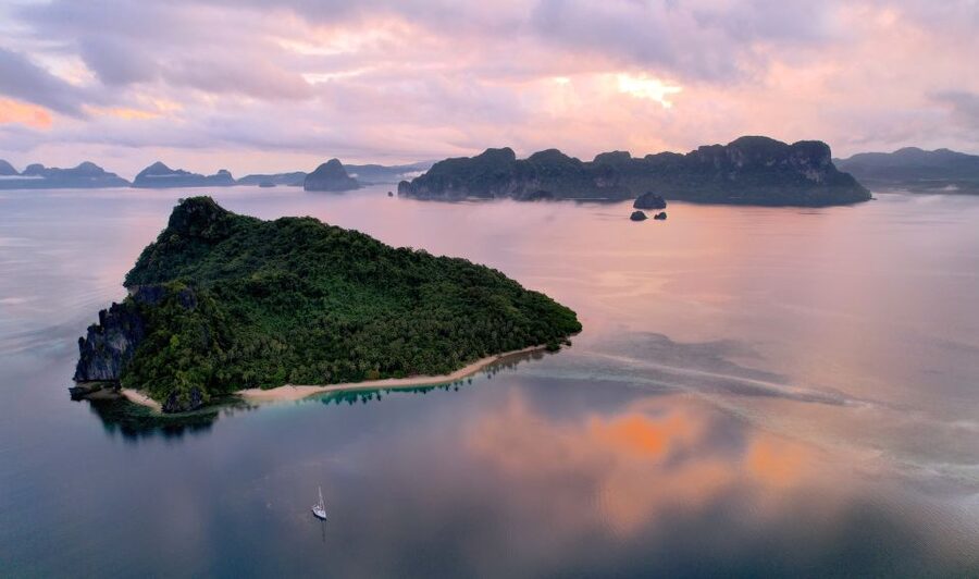 Palawan: Private Sailing Yacht Cruise in El Nido - The skipper and the feel aboard