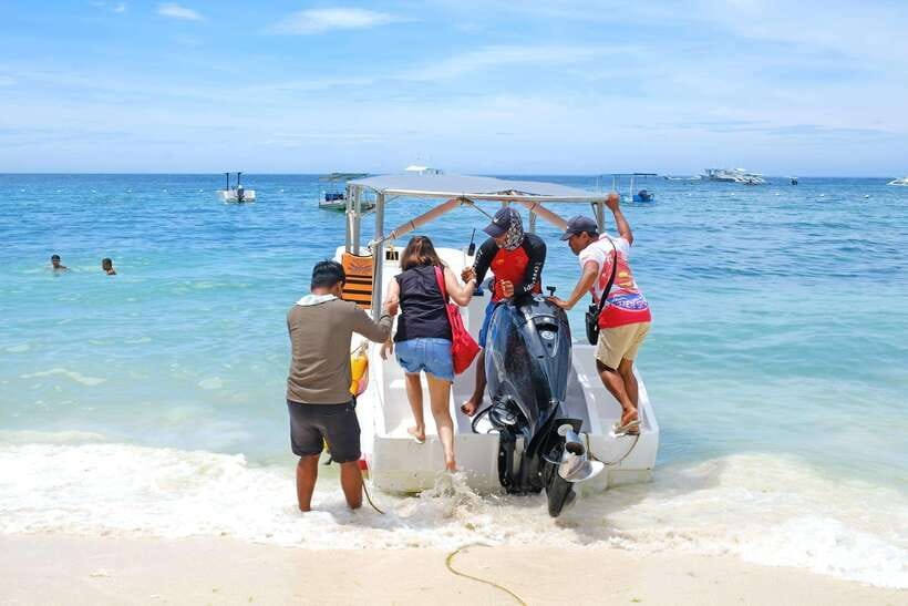 Panglao: Solo or Tandem Parasailing Experience near Alona - The RFS Watersports Meeting Point at Alona Beach