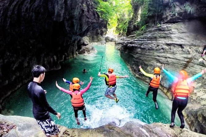 Pescador Island with Sardines & Turtle and Canyoneering in Kawasan Falls - A 5 a.m. start for southern Cebu