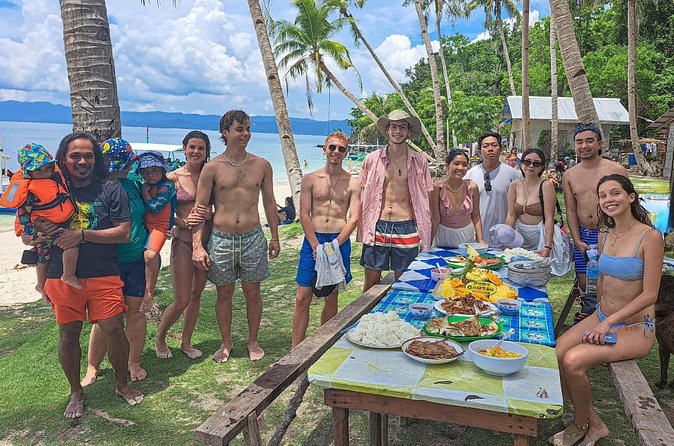 Port Barton Full Day Island Hopping with Buffet Lunch - What lunch and the included extras are worth