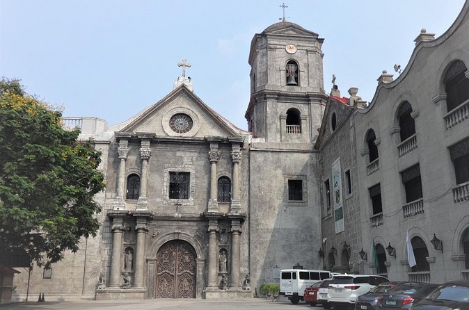 Private Half-Day Makati (Old Manila) with Intramuros - Crossing to Binondo by calesa