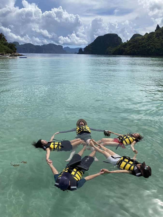 Private tour of the highlights of El Nido - Snake Island and its winding sandbar